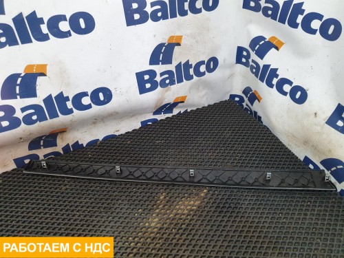 Накладка на торпедо правая