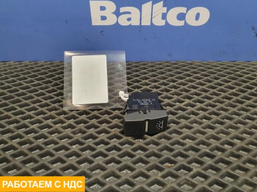 Кнопка освещения салона